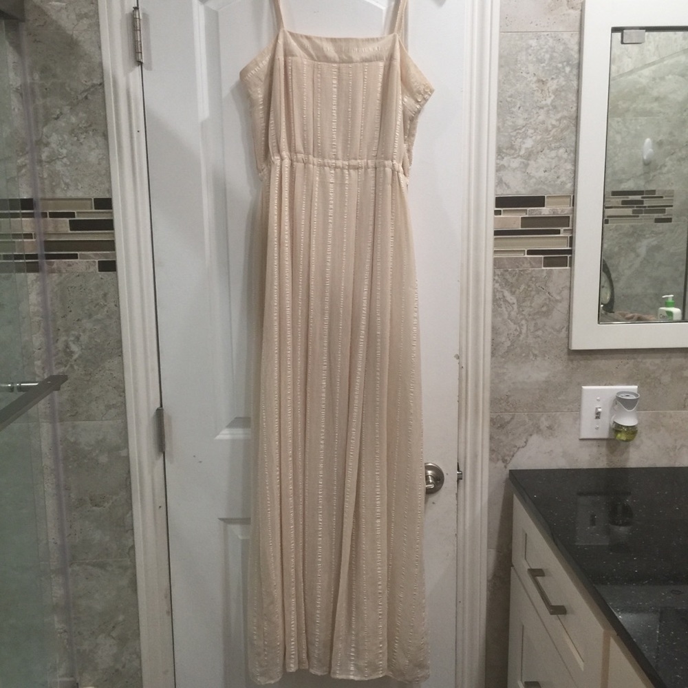 🌼Forever 21 Cream Stripe Maxi Dress